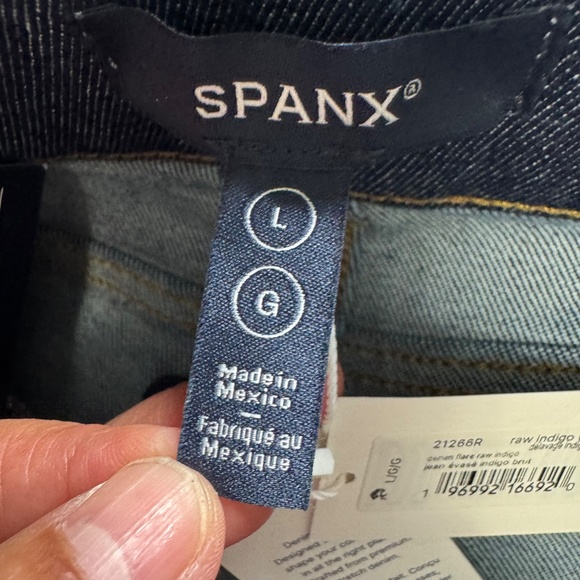 SPANX Spanxshape  Everywear Flare Jeans Raw Indigo  Blue Flare Jeans sz large - Picture 8 of 14